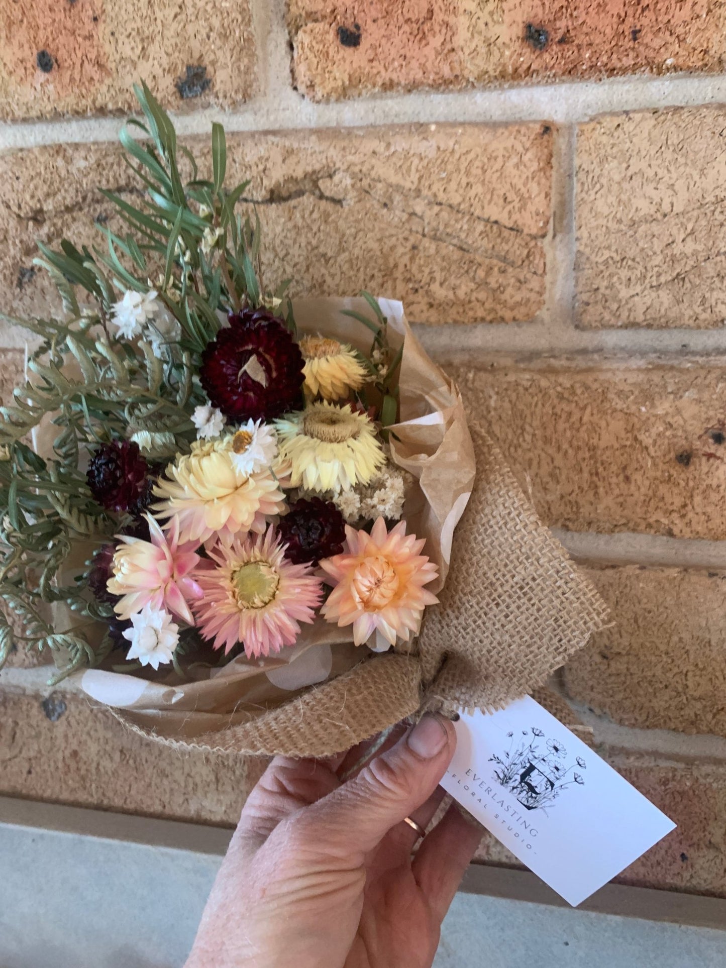 Small Everlasting Daisy Posy - Everlasting Floral Studio