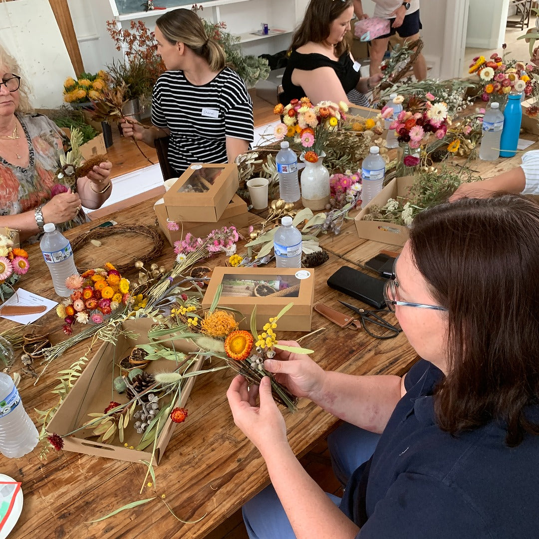 Festive Wreath-Making Workshop β Moyhu