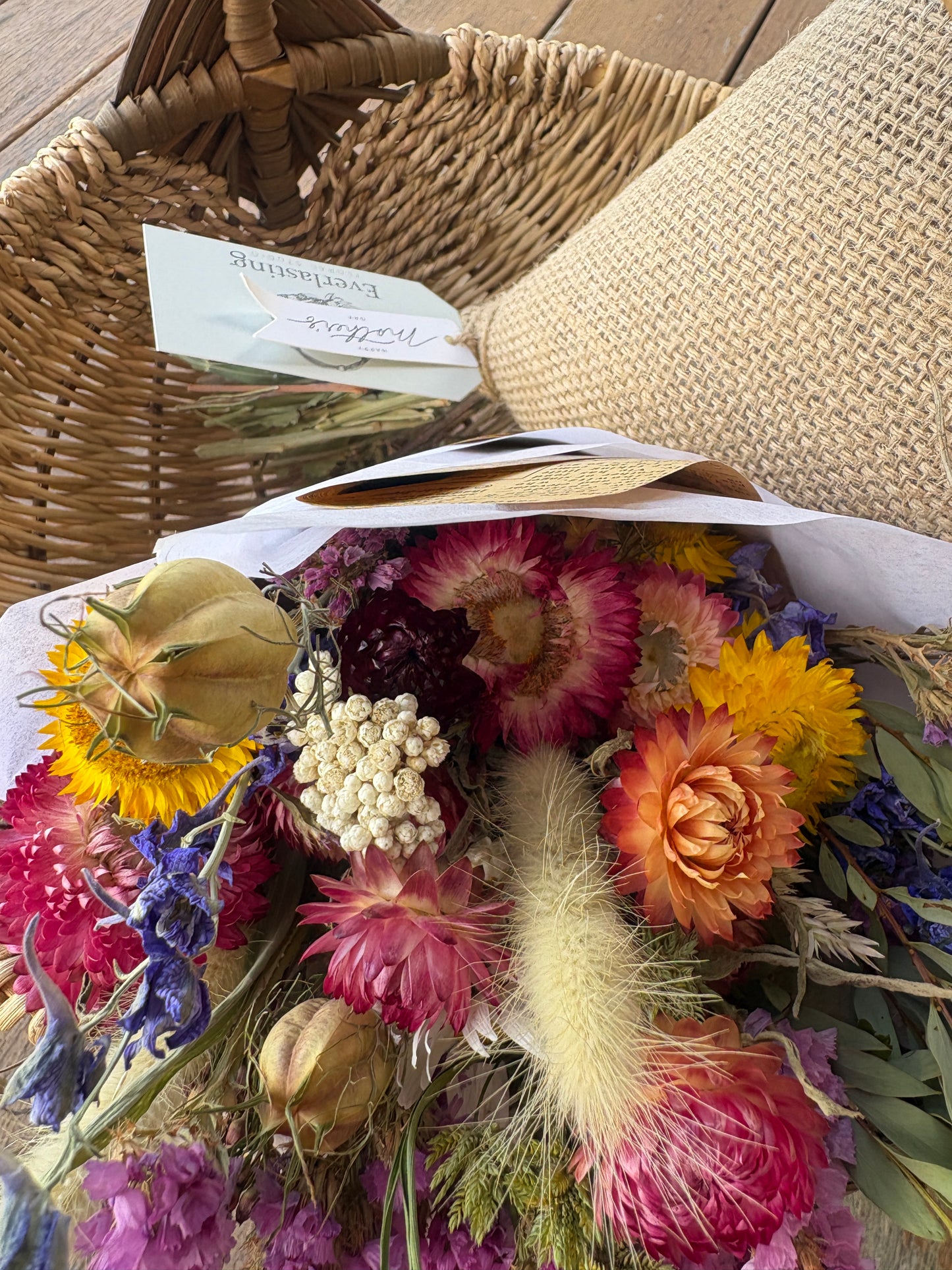 Everlasting Daisy Posy
