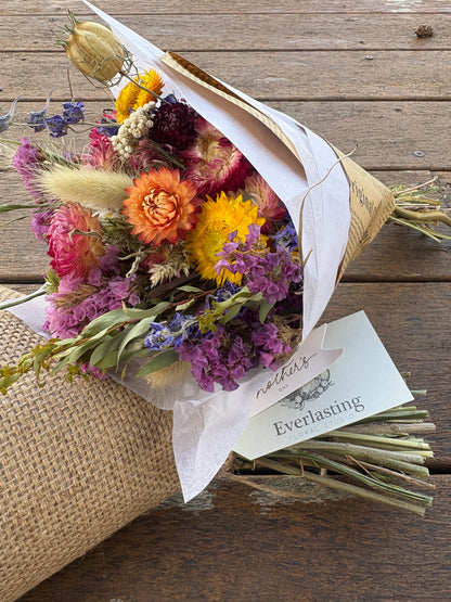 Everlasting Daisy Posy