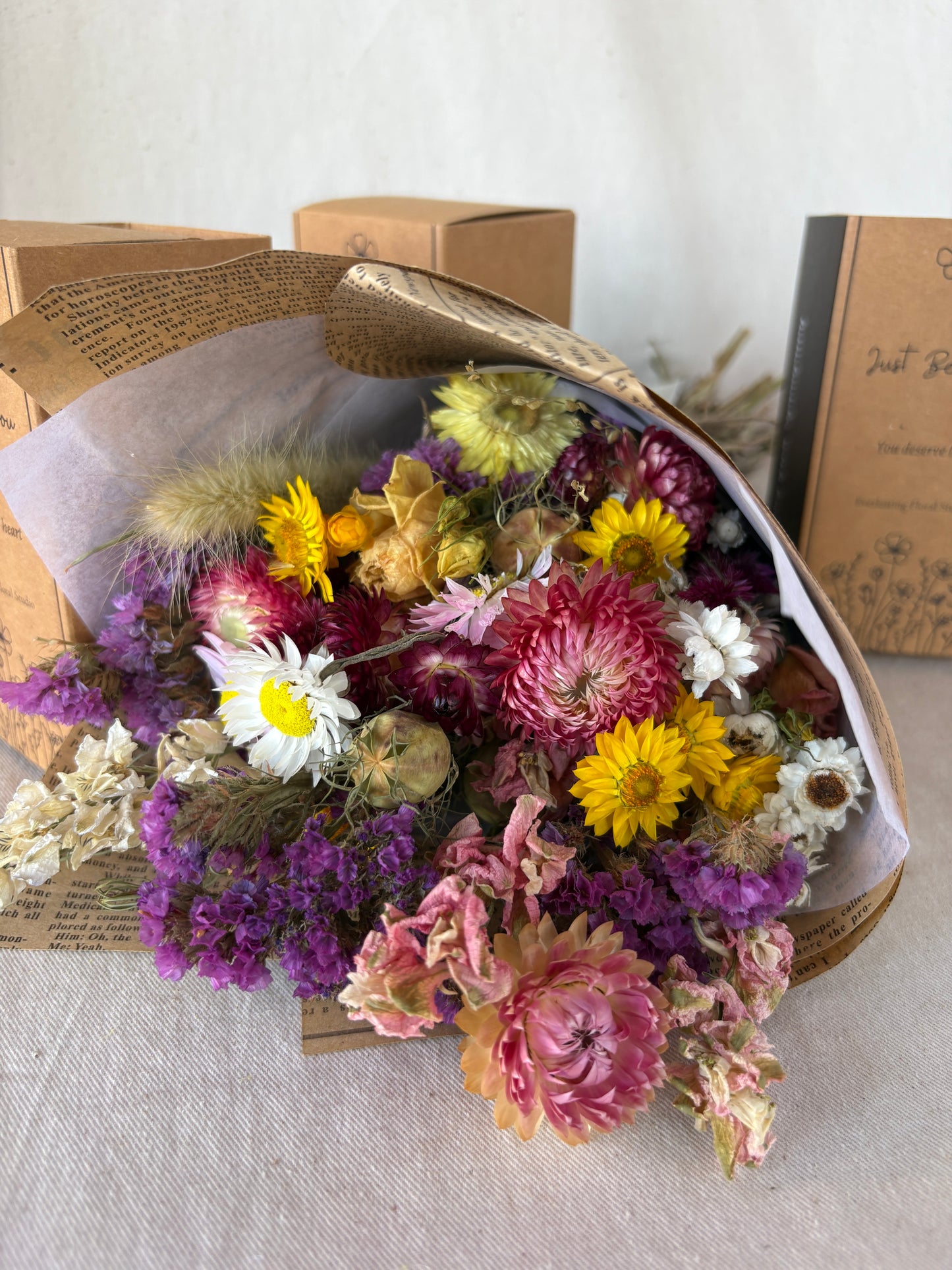 Everlasting Daisy Posy