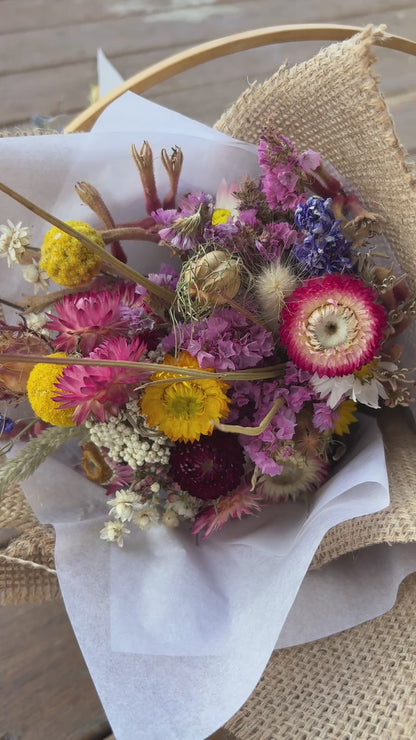 Everlasting Daisy Posy